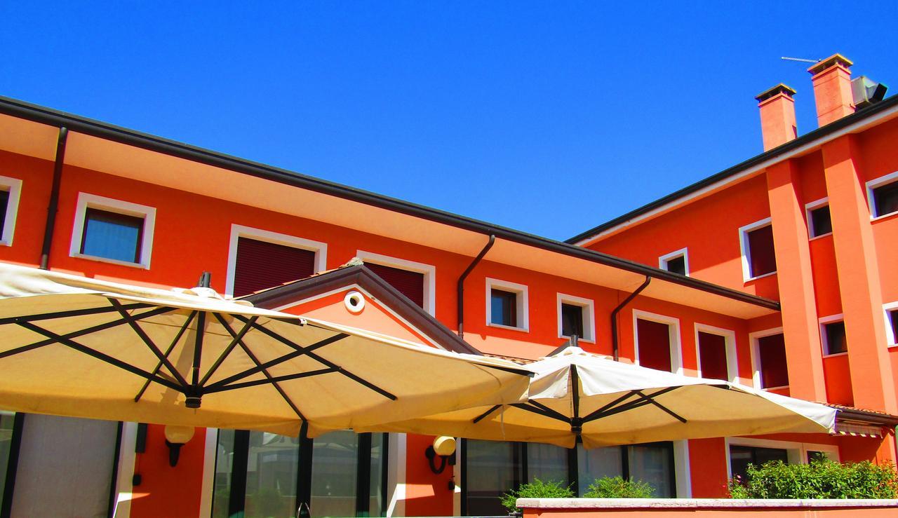 Hotel Ristorante Al Bassanello บัสซาโน เดล กรัปปา ภายนอก รูปภาพ