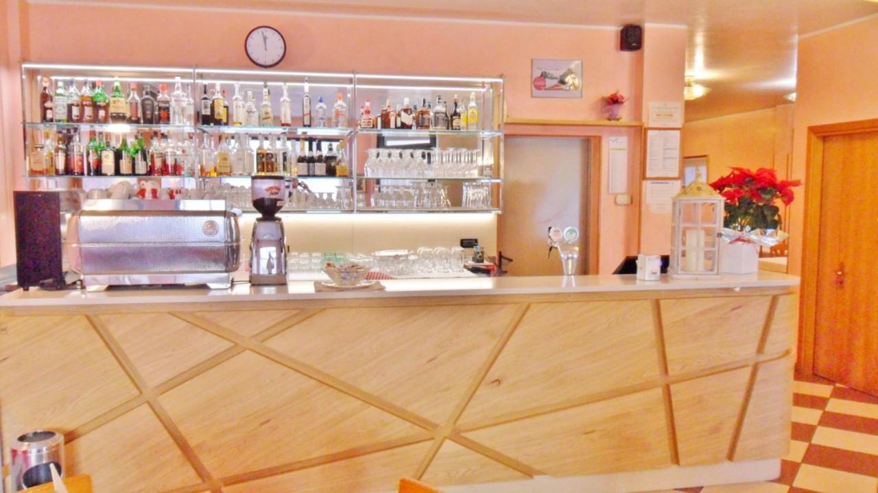 Hotel Ristorante Al Bassanello บัสซาโน เดล กรัปปา ภายนอก รูปภาพ